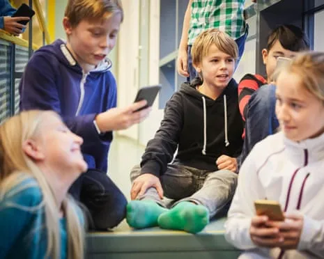 The Scandinavian nation to Introduce National Smartphone Ban in Classrooms