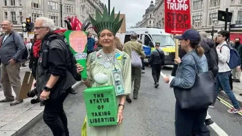 Numerous Activists Converge in Heart of London to Challenge Trump's Return Diplomatic Journey