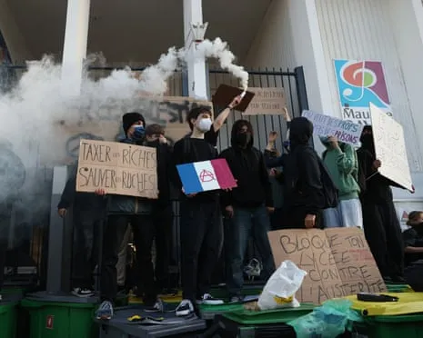 New French Prime Minister Under Mounting Scrutiny as Countrywide Protests Disrupt Education and Transportation